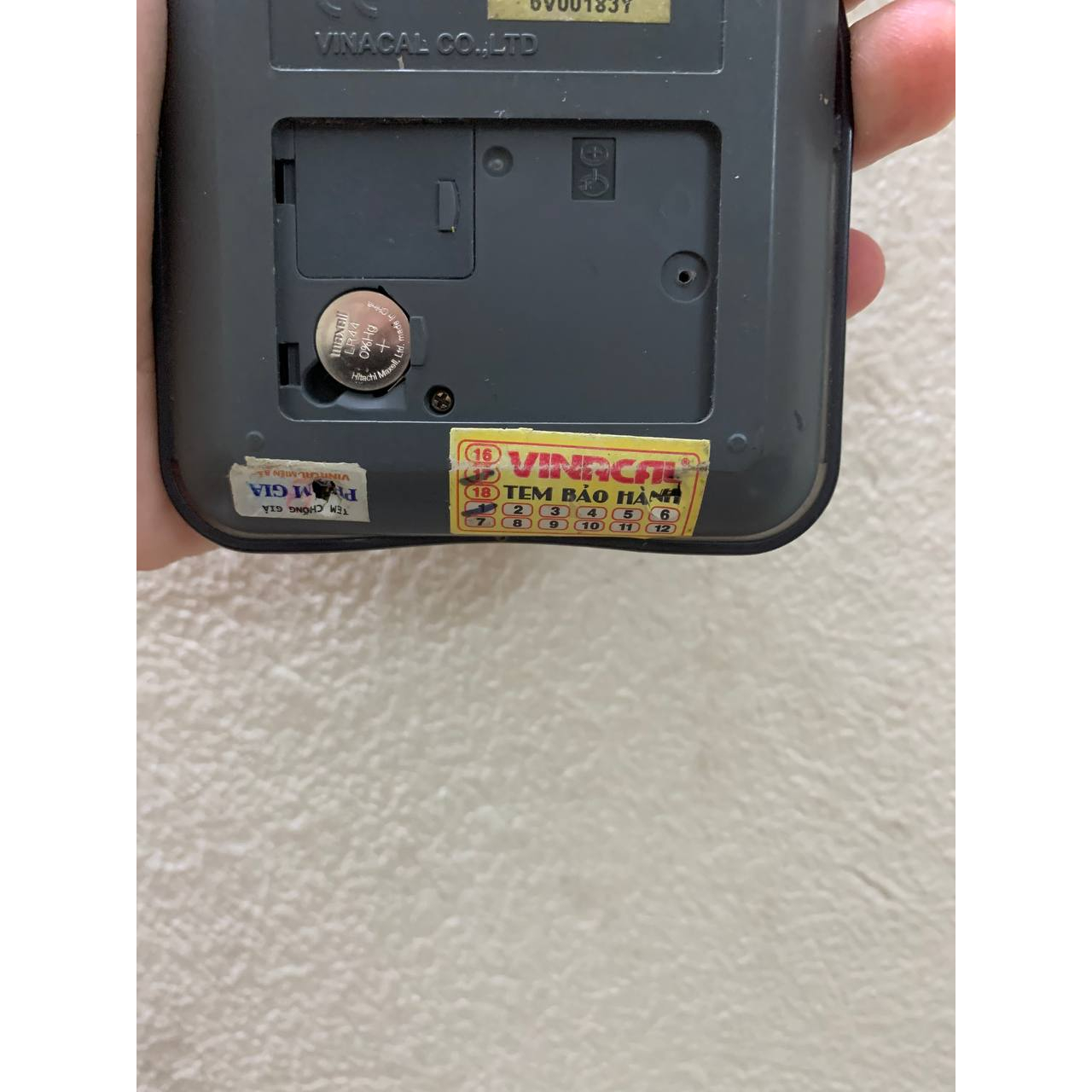 Ốc vít mặt sau máy tính VINACAL 570 ES PLUS 2 680EX PLUS và ốc vít máy tính cầm tay vinacal