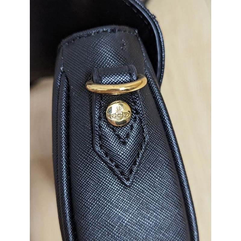 Túi đeo chéo VW pass lỗ