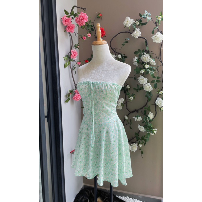 Váy chữ A xoè màu xanh mint hoa nhí đi biển Jminstu