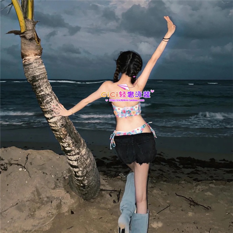 （M323-LiLyBikini) BIKINI HOA DỄ THƯƠNG XANH/HỒNG