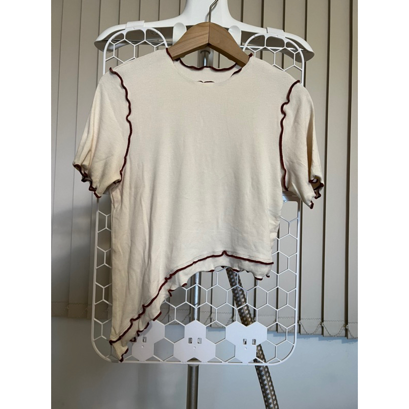 Áo thun ngắn dễ thương.