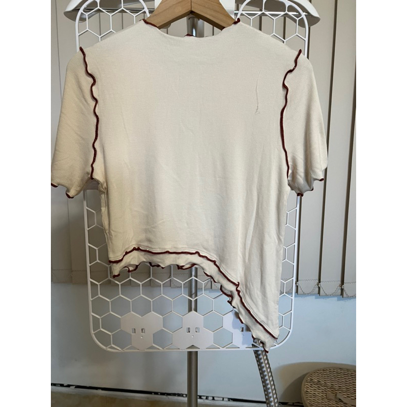 Áo thun ngắn dễ thương.