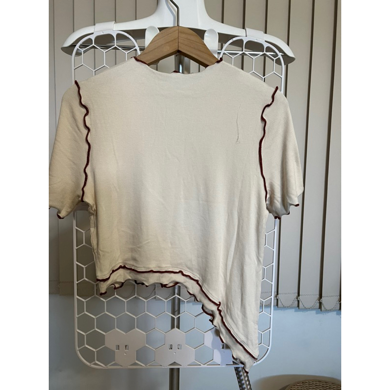 Áo thun ngắn dễ thương.