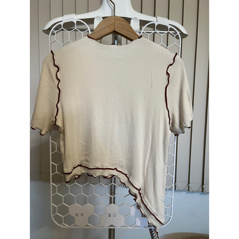 Áo thun ngắn dễ thương.