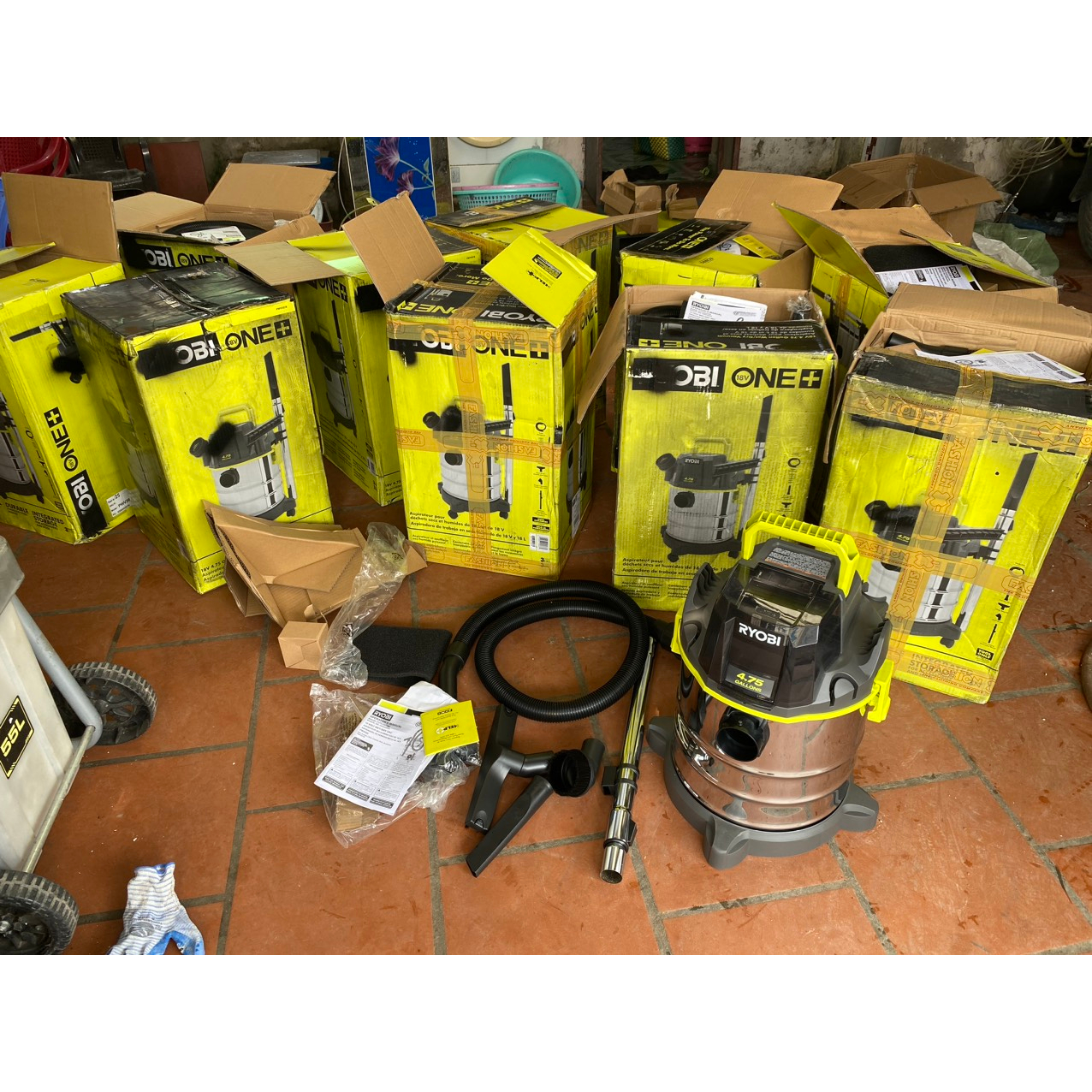 MÁY HÚT BỤI RYOBI 18V R18WDV