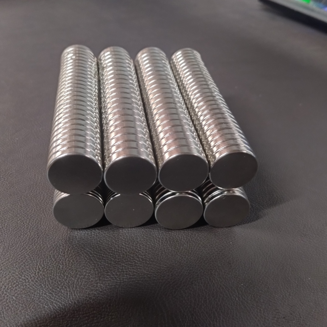 Nam châm tròn đường kính 20mm nhiều kích thước 20x2mm,20x3mm,20x4mm,20x5mm nam châm lực hút mạnh