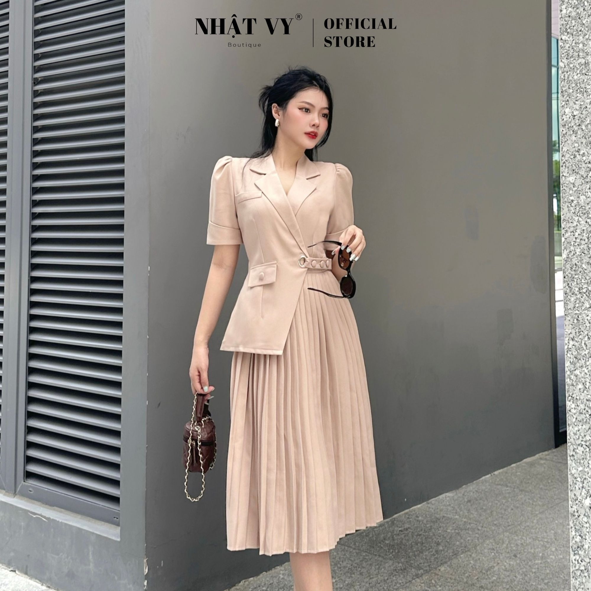 Đầm vest công sở Nhật Vy dập ly tay ngắn form dáng dài chất lụa sọc gân phù hợp dự tiệc dạo phố sang chảnh - D2724