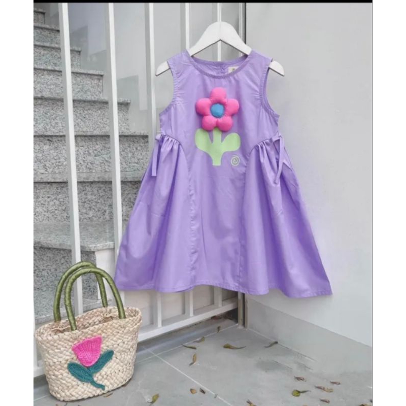 Váy  bông hoa nổi nhúm eo xinh xắn bé gái