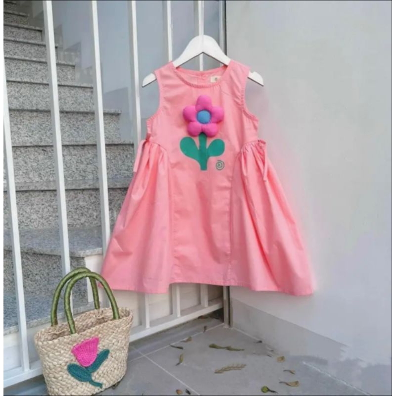 Váy  bông hoa nổi nhúm eo xinh xắn bé gái