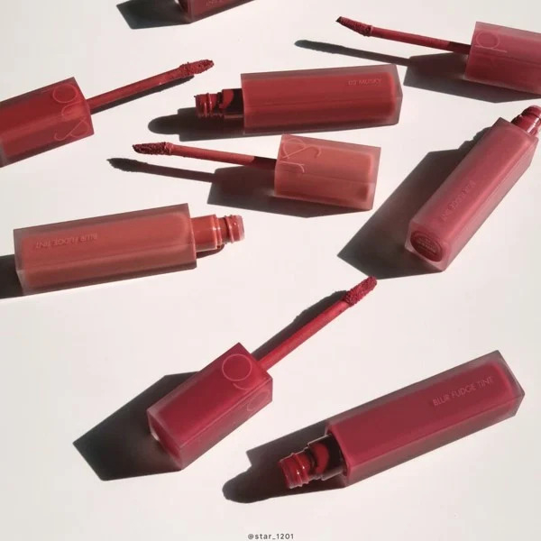 Son Kem Siêu Lì, Mịn Môi Romand Blur Fudge Tint 5g