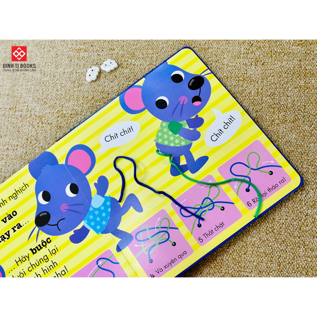 Sách tương tác - Kỹ năng vận động tinh cho bé - Đóng, Mở, Cài, Tháo - Rèn luyện đôi tay cho bé - Đinh Tị Books
