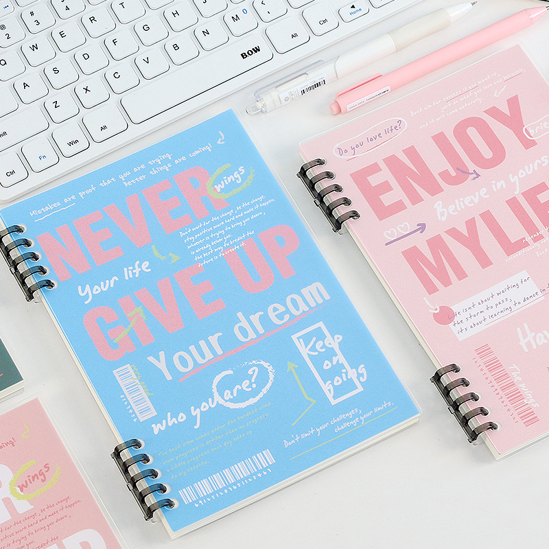 Sổ còng 2 đầu B5 bìa trong suốt Never give up 120 trang kẻ ngang nét đứt S24, binder bìa nhựa có thể refill