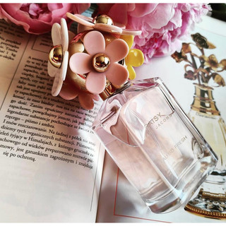 Nước hoa Daisy eau so fresh dạng xịt
