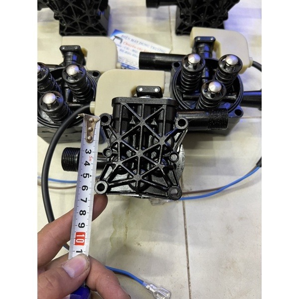 Bộ Đầu Bơm Máy Rửa Xe Mini Có Kèm Rơ Le Điện Thiết Kế Nhỏ Gọn, Tiện Lợi, Dễ Dàng Lắp Đặt Và Sử Dụng