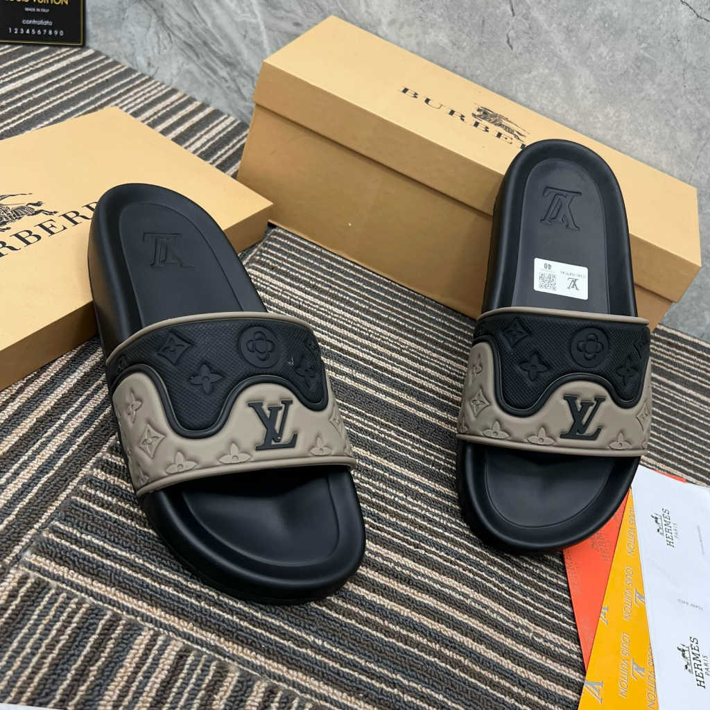 Dép Quai Ngang Nam Nữ L.V Quai Cao Su Hình In Chìm Cực Chất - Dép Lê Nam