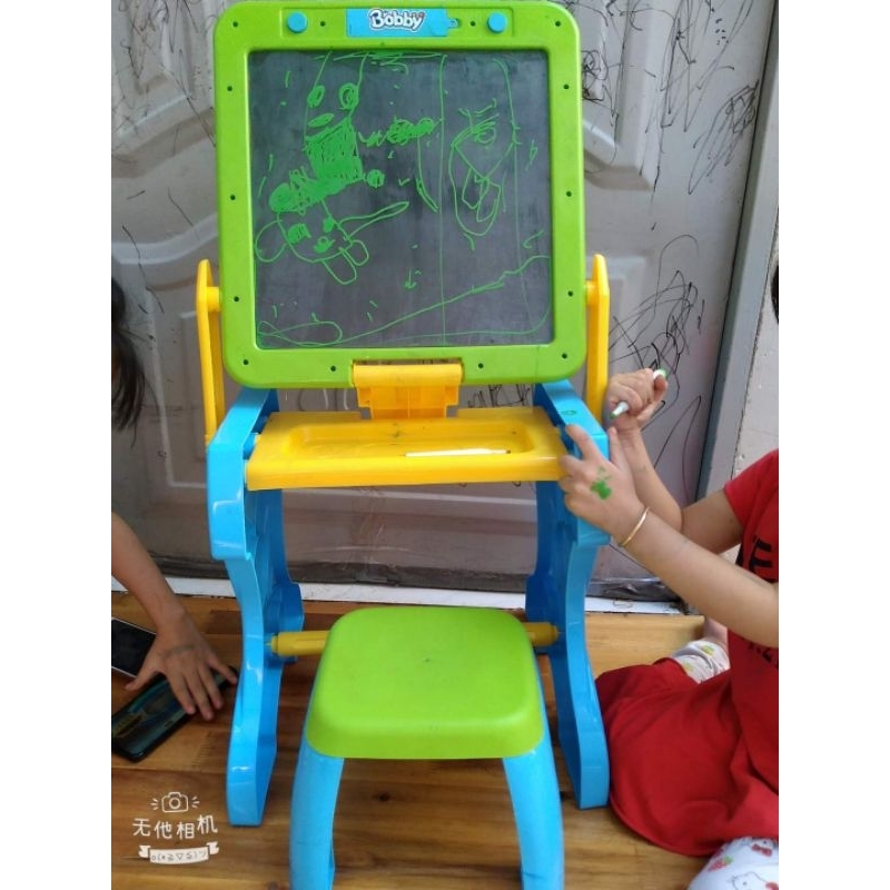 BỘ BÀN GHẾ vẽ kiêm học bài cho bé