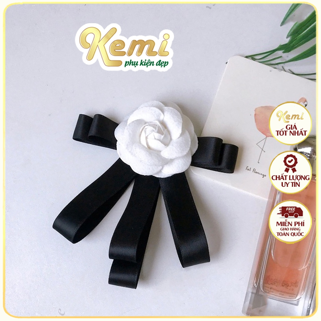 Ghim cài áo handmade phối hoa trà trắng và dây ruy băng lụa đen xòe 5 cánh gài áo váy đầm