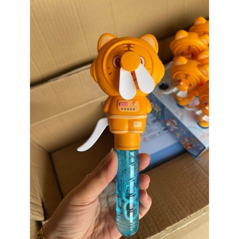 Quạt bóp tay kèm thổi bong bóng