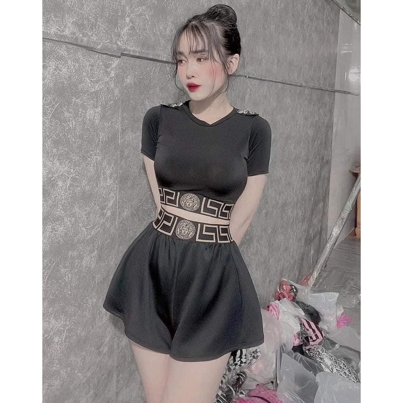 đồ bộ nữ set đùi mặt đi chơi áo thun fom croptop hoạ tiết đính nút kèm quần đùi lưng thun sang chảnh