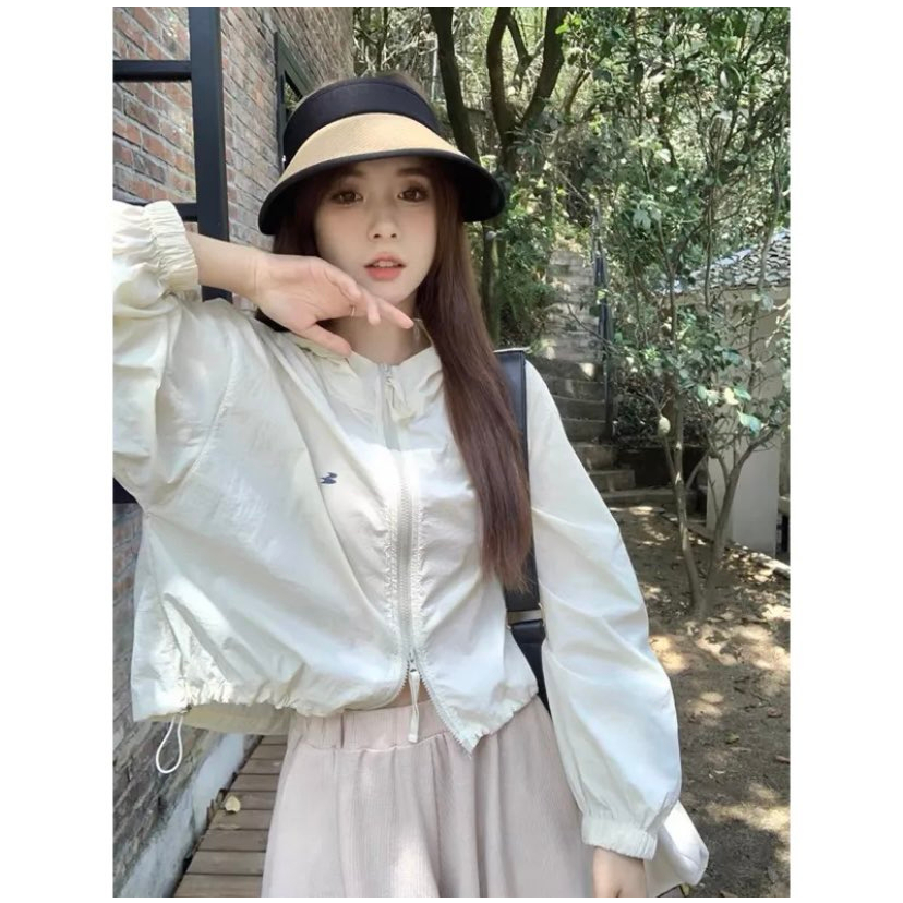 Áo gió dáng ngắn chuẩn hãng hàng đẹp