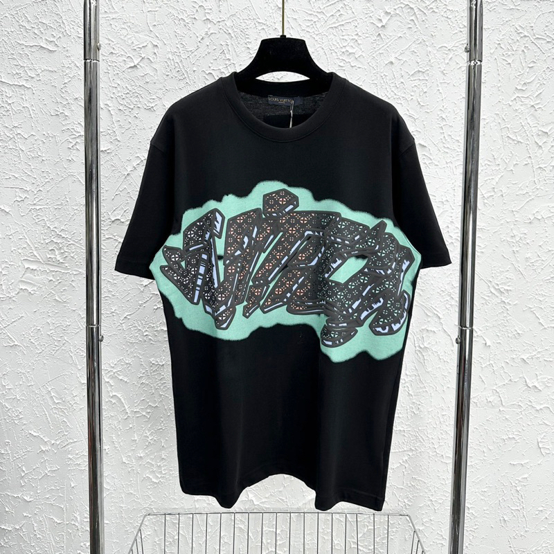 T SHIRT SC dập chữ LV vân hoa phối loang xanh " 470323 " Áo Phông Fom Rộng Unisex | BigBuy360 - bigbuy360.vn