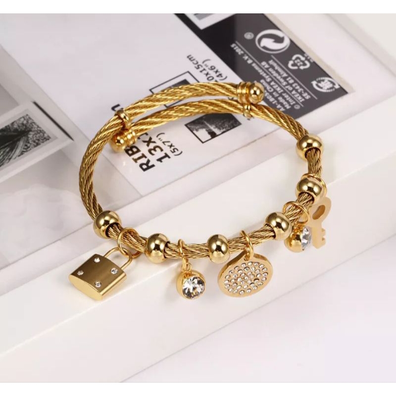 VÒNG TAY TITAN 5 CHARM( size vòng có thể tùy chỉnh được theo tay) - TITAN CHUẨN LOẠI 1 KO ĐEN