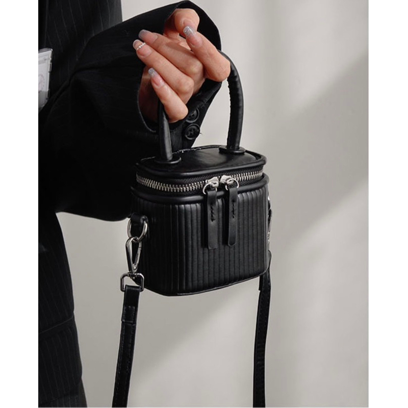 TÚI ĐEO CHÉO MINI VUÔNG XẾP LY QUAI NHĂN