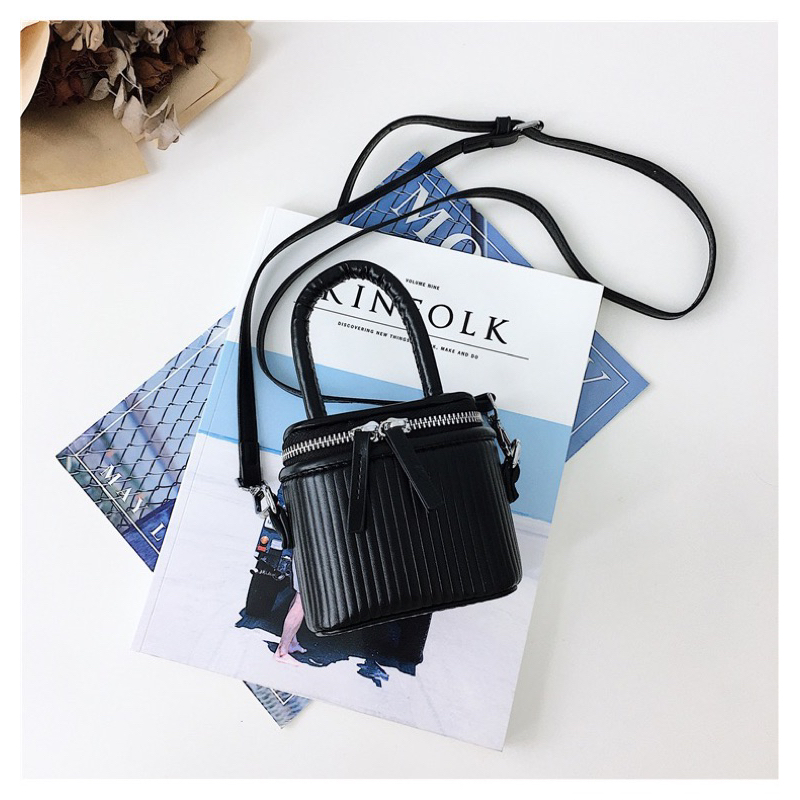 TÚI ĐEO CHÉO MINI VUÔNG XẾP LY QUAI NHĂN