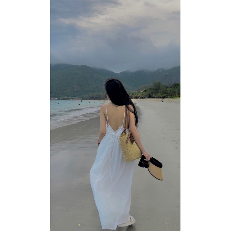Đầm maxi hở lưng cổ yếm