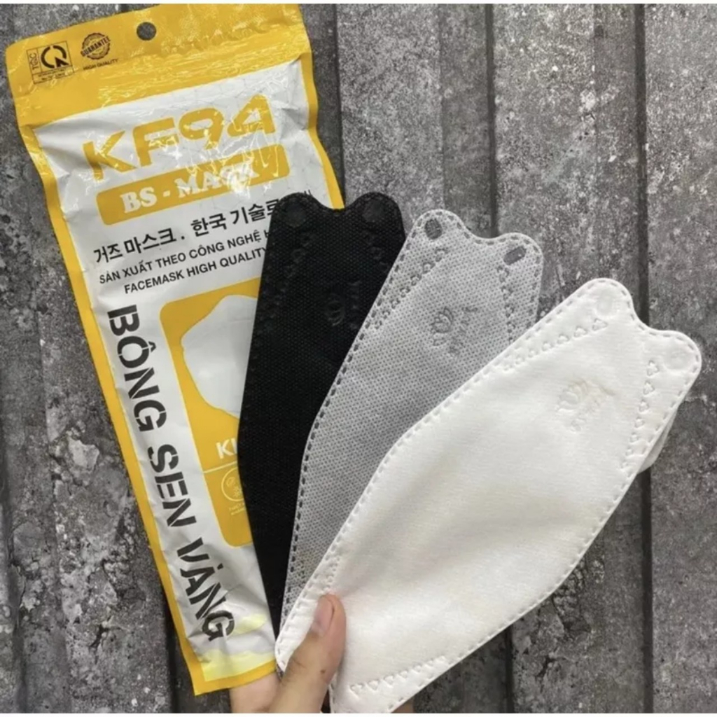 khẩu trang 4 lớp KF94 bông sen vàng