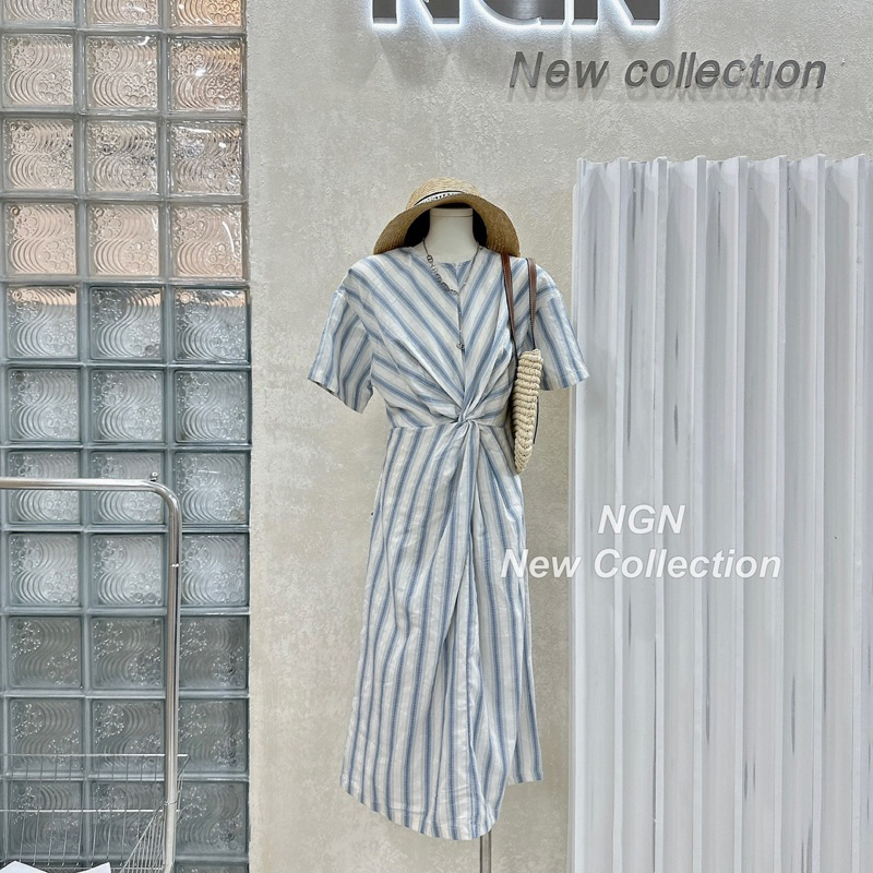 Váy xuông cộc tay dúm eo hoạ tiết kẻ xanh