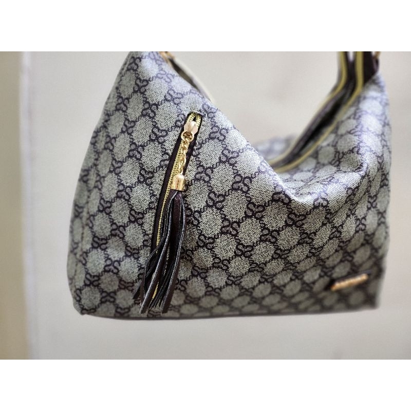 Túi da đeo size to