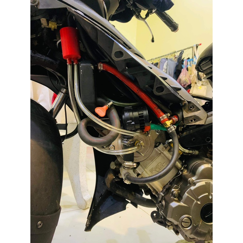 Bầu nhựa thông hơi nhớt xe máy