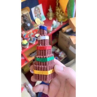 Tháp hương cúng dường