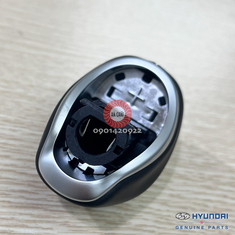 Tay nắm cần số HYUNDAI ELANTRA & ACCENT / Nhập khẩu chính hãng HYUNDAI MOBIS Hàn Quốc