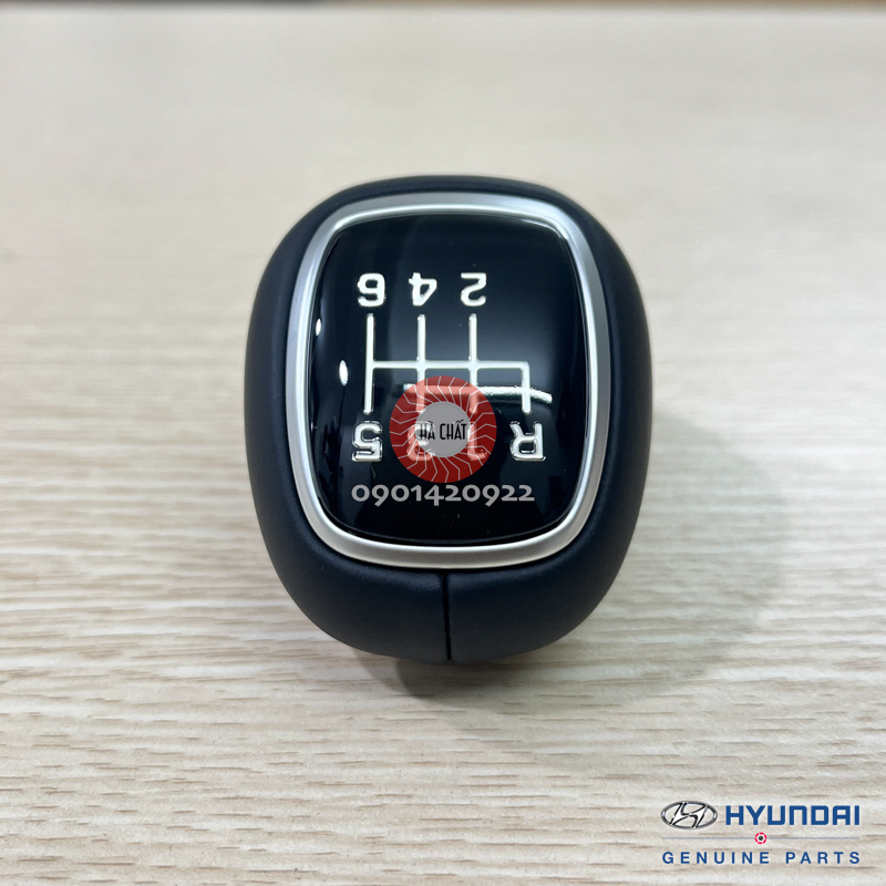 Tay nắm cần số HYUNDAI ELANTRA & ACCENT / Nhập khẩu chính hãng HYUNDAI MOBIS Hàn Quốc