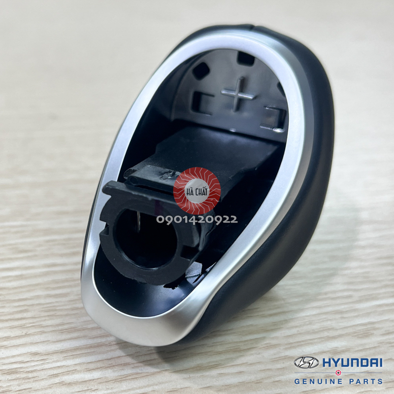 Tay nắm cần số HYUNDAI ELANTRA & ACCENT / Nhập khẩu chính hãng HYUNDAI MOBIS Hàn Quốc