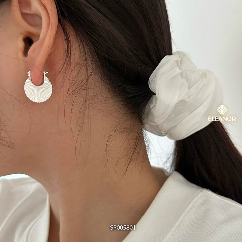 Bông tai nữ chuôi bạc 925 Eleanor Accessories dáng tròn xếp li phụ kiện trang sức 5801