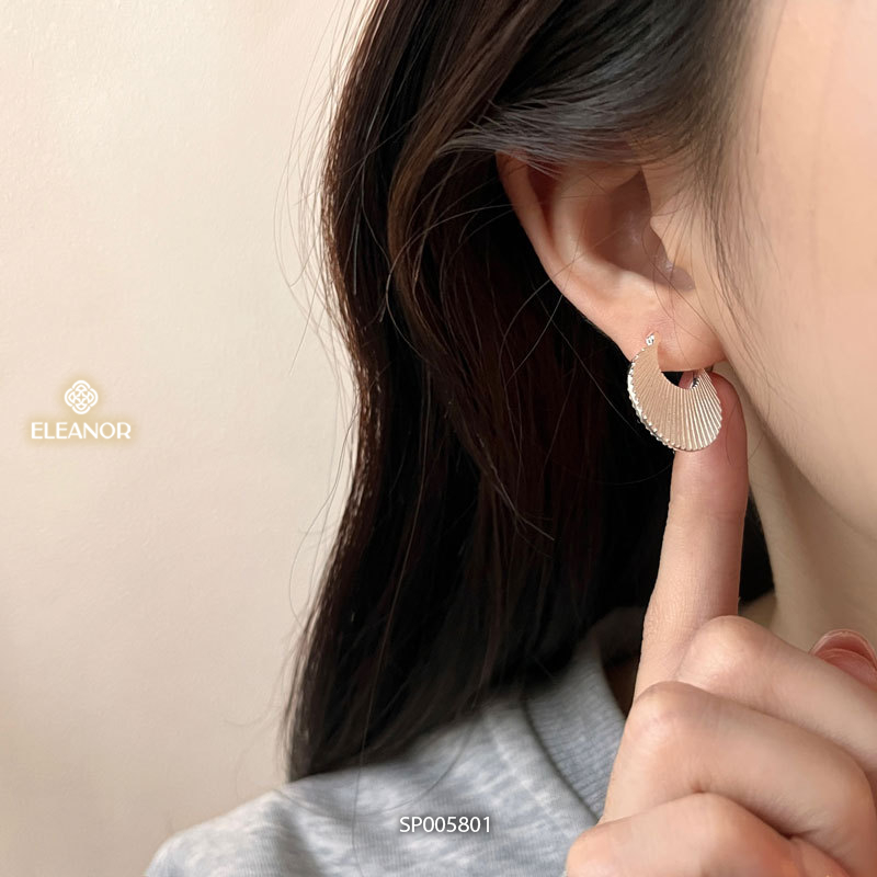 Bông tai nữ chuôi bạc 925 Eleanor Accessories dáng tròn xếp li phụ kiện trang sức 5801