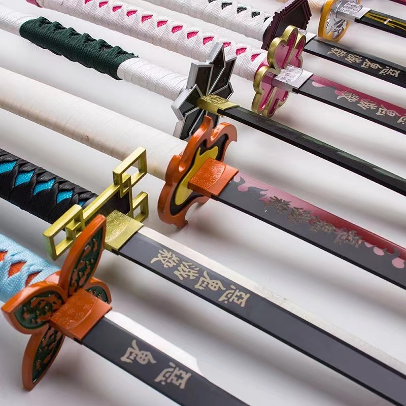 Mô hình Kiếm Gỗ KATANA ZENITSU Kimetsu No Yaiba - Kiếm Thanh Gươm Diệt Quỷ có đầy đủ các trụ phiên bản anime