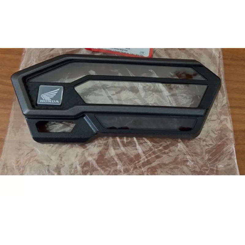 Kính đồng hồ Winner X 150