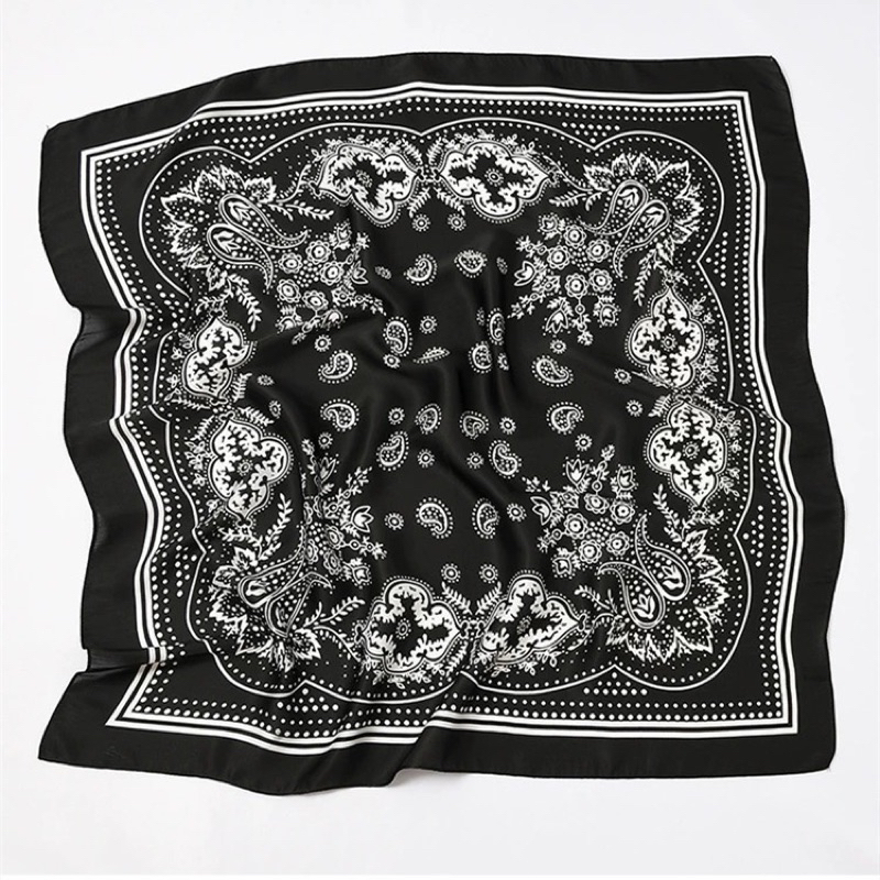 Khăn bandana size 70x70.