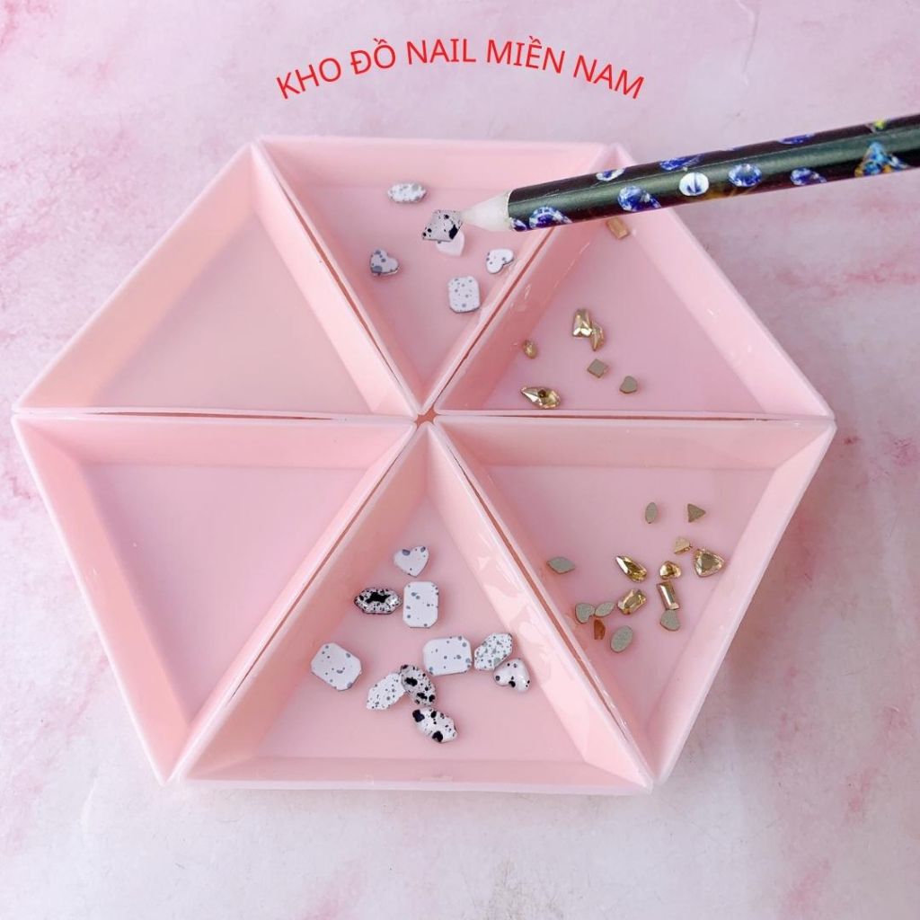 Khay Nhựa Tam Giác Đựng Phụ Kiện Trang Trí Móng Charm Đá Nail