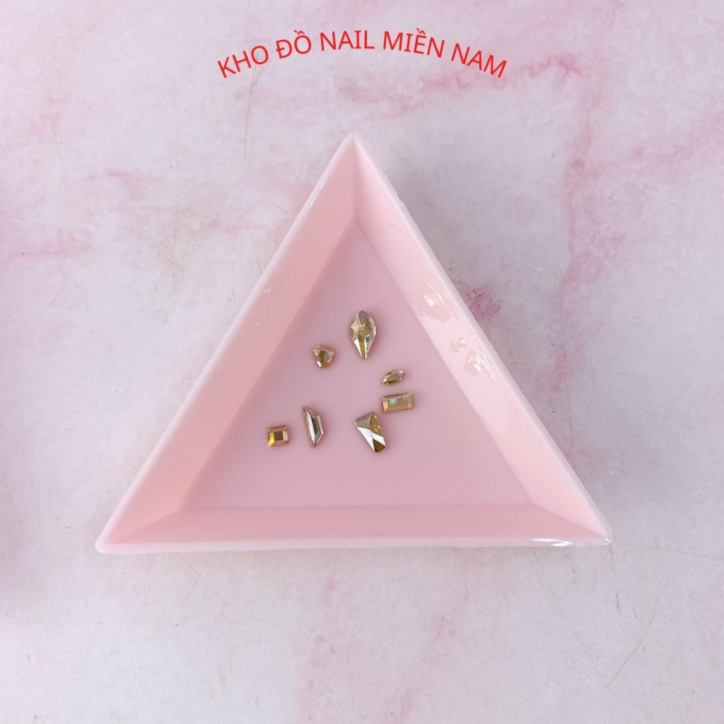 Khay Nhựa Tam Giác Đựng Phụ Kiện Trang Trí Móng Charm Đá Nail