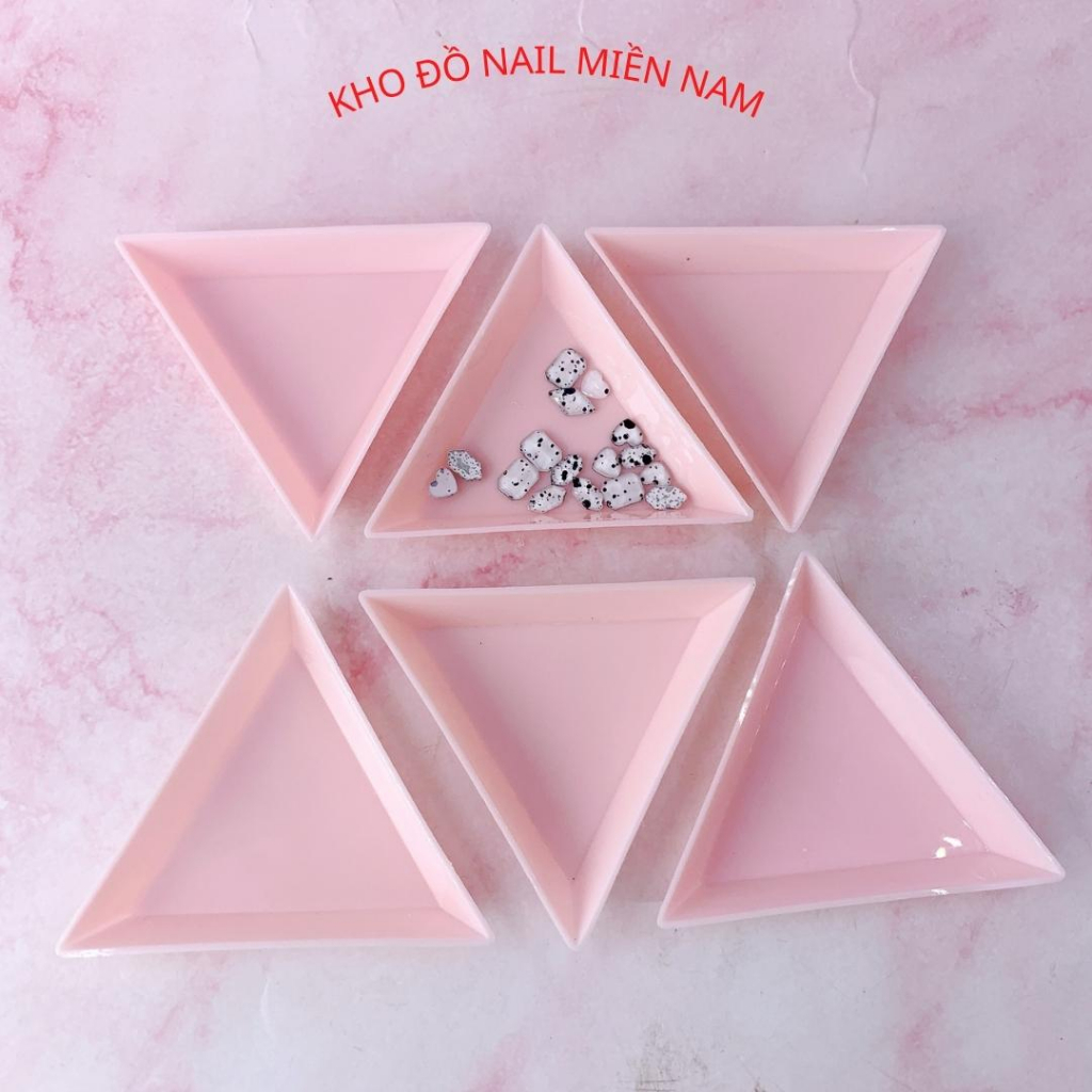 Khay Nhựa Tam Giác Đựng Phụ Kiện Trang Trí Móng Charm Đá Nail