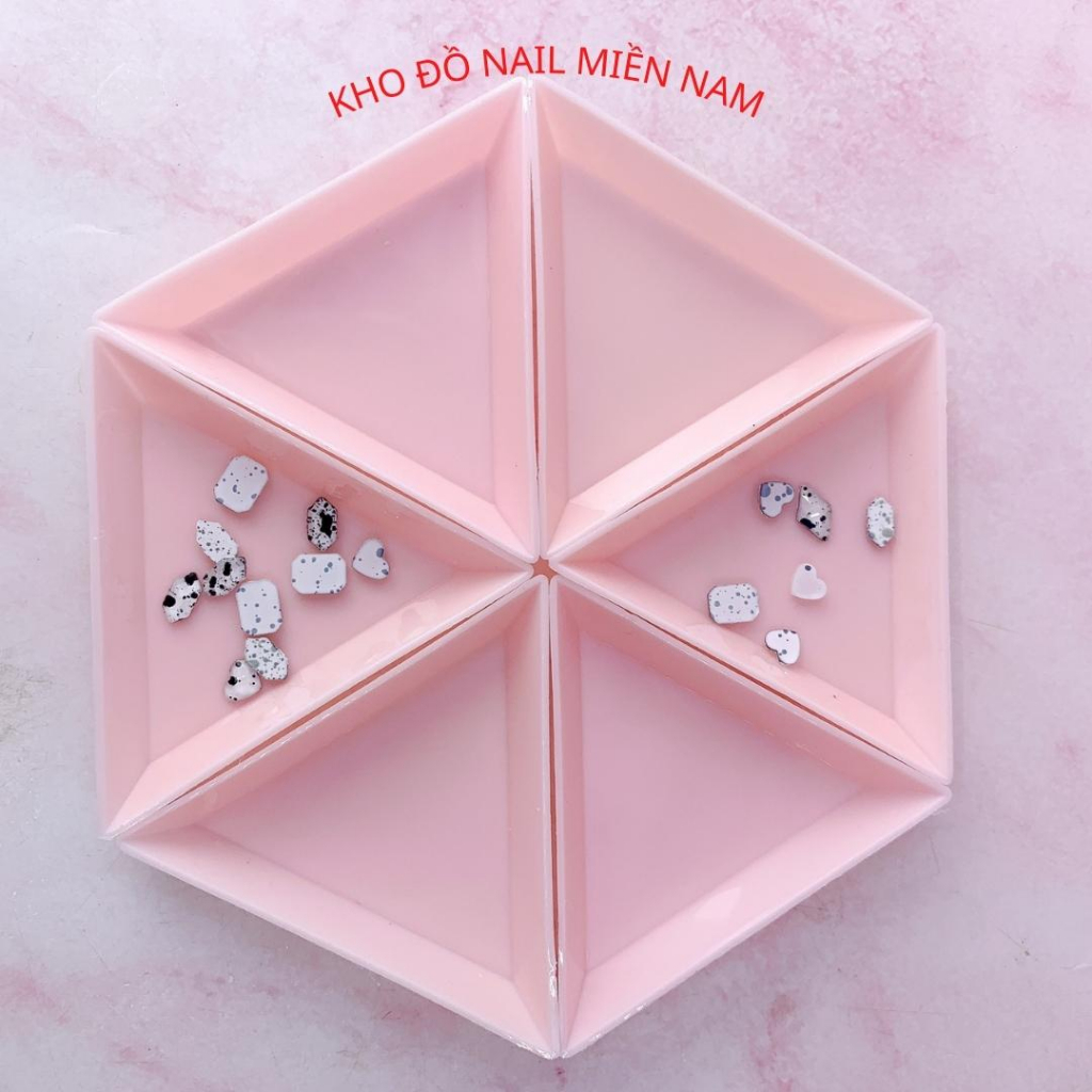 Khay Nhựa Tam Giác Đựng Phụ Kiện Trang Trí Móng Charm Đá Nail