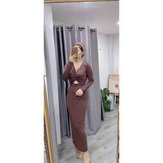 Đầm body khoét eo trứơc ngực