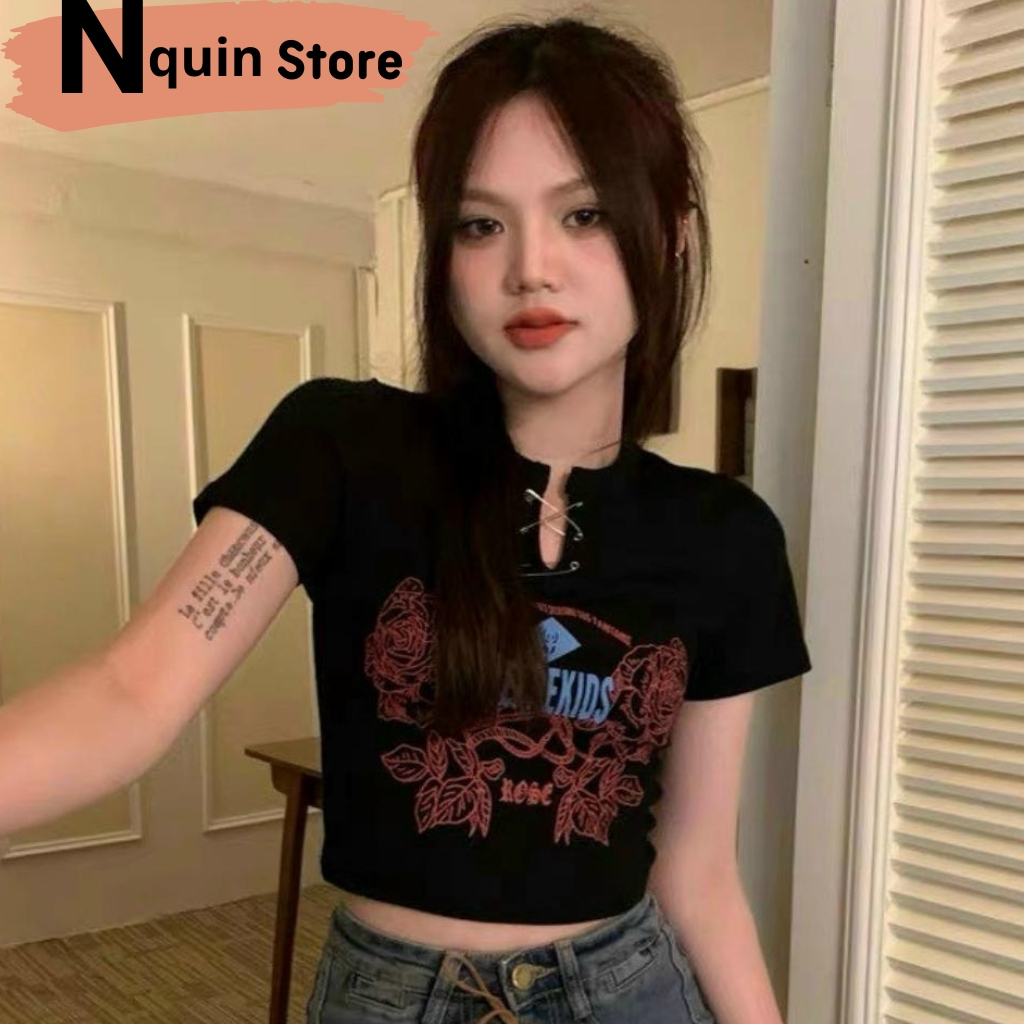 Áo croptop nữ ngắn tay cổ khoét V kèm kim tây cực chất Nquin, Áo kiểu nữ ôm body in họa tiết hoa hồng nổi bật cực đẹp