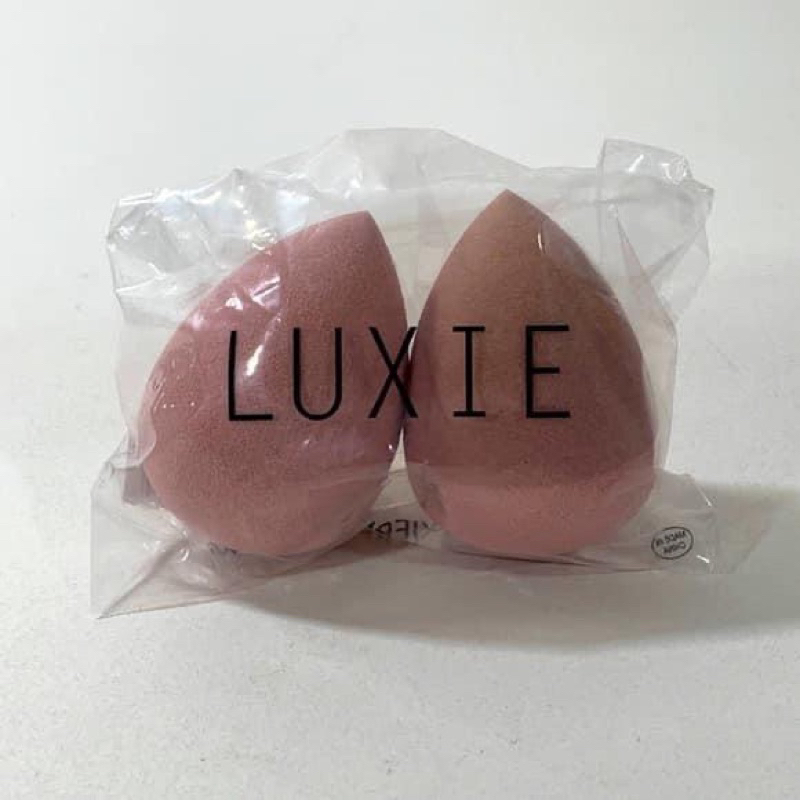 Mút LUXIE