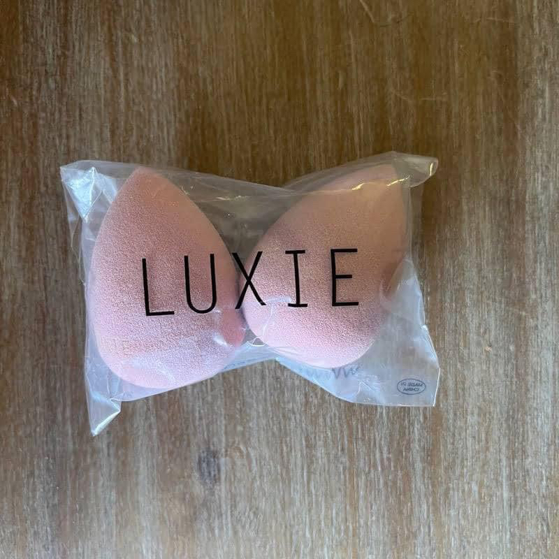 Mút LUXIE